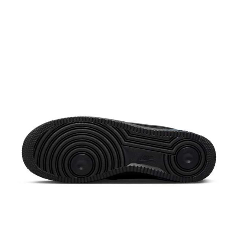 Sneakers - Nike Air Force 1 '07
"Black & University Blue"