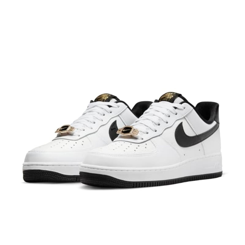 Sneakers - Nike Air Force 1 '07 LV8
"World Champion"