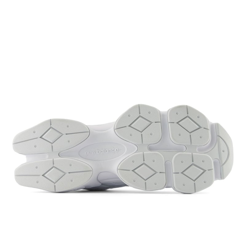 Sneakers - New Balance 9060
"Triple White"