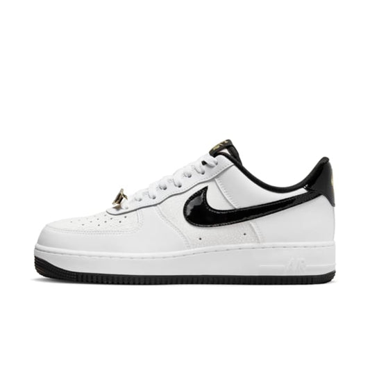 Sneakers - Nike Air Force 1 '07 LV8
"World Champion"