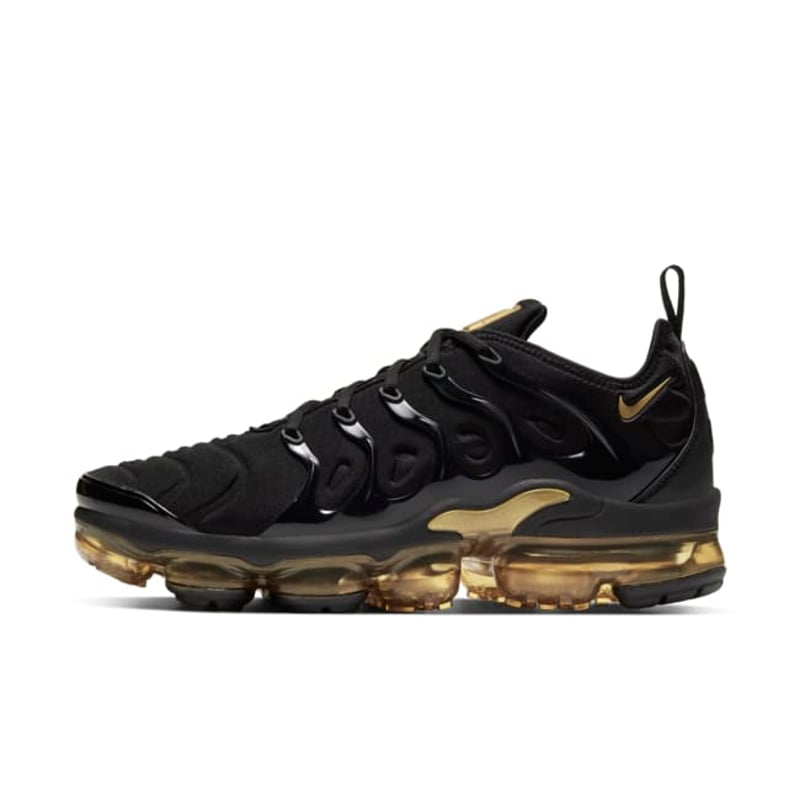 Sneakers -Nike Air VaporMax Plus
"Black & Metallic Gold"